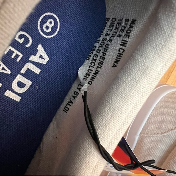 Aldi Gear Canvas Slip-ons NWT NIB size 8 - Picture 9 of 12